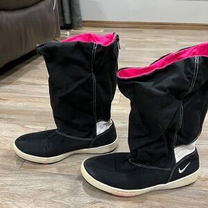 Nike boots women’s